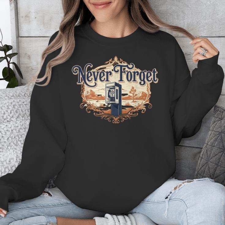 Never Forget Payphones – Retro Humor Nostalgia Graphic Unisex Sweatshirt