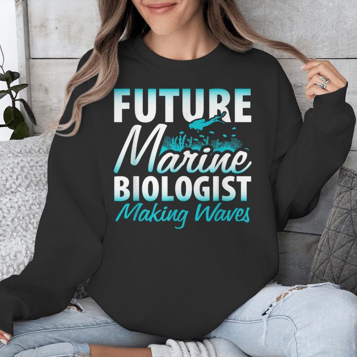 FUTURE MARINE BIOLOGIST MAKING WAVES Graduation T-Shirt Unisex Sweatshirt