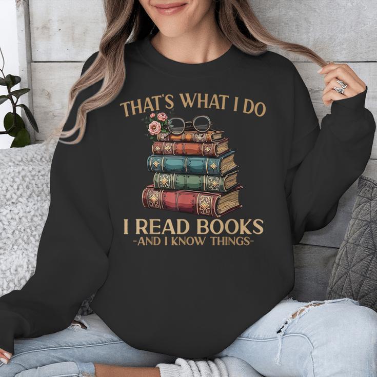 Geek That's What I Do I Read Books Bookworm Book Lover Nerd Unisex Sweatshirt