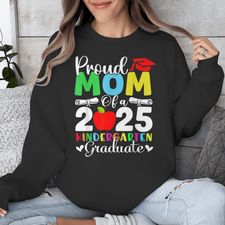 Graduation Proud Mom Of 2025 Kindergarten Graduate Unisex Sweatshirt