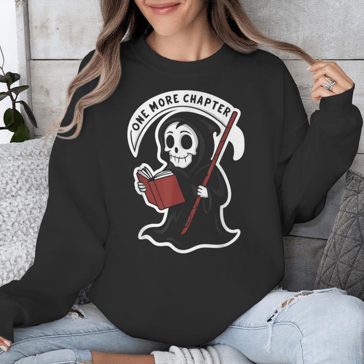 Grim Reaper Bookworm Cute Book Reading Halloween Unisex Sweatshirt