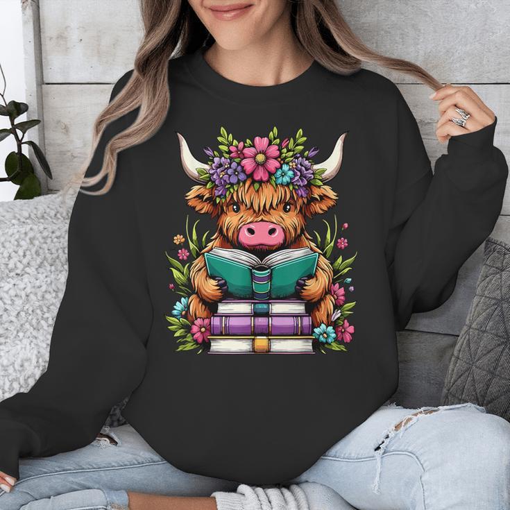 Highland Cow Book Floral Bookworm Unisex Sweatshirt Highland Cow Book Floral Bookworm Unisex Sweatshirt