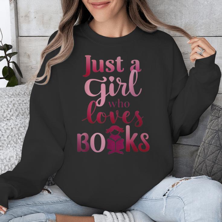 JUST A GIRL WHO LOVES BOOKS LIBRARIAN BOOK LOVERS BOOKWORM Unisex Sweatshirt JUST A GIRL WHO LOVES BOOKS LIBRARIAN BOOK LOVERS BOOKWORM Unisex Sweatshirt