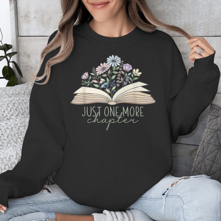 Just One More Chapter Floral Book Wildflower Aesthetic Art Unisex Sweatshirt