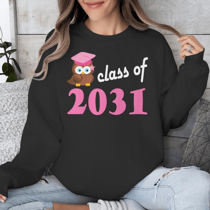 Kids Class Of 2031 Back To School Graduation T-Shirt Unisex Sweatshirt