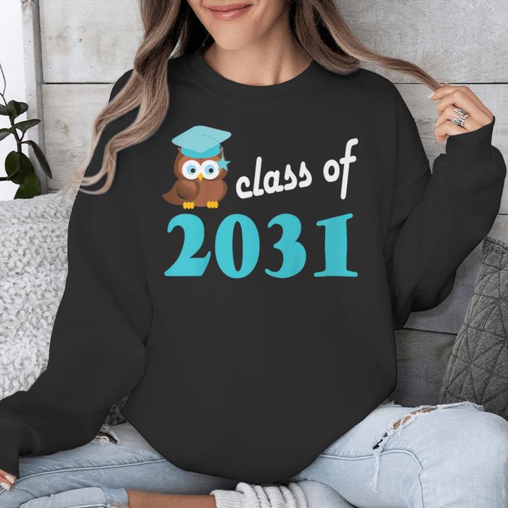 Kids Class Of 2031 Graduation Year T-Shirt Back To School Unisex Sweatshirt