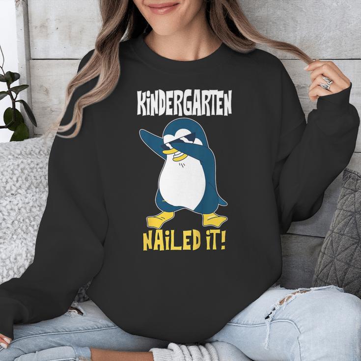 Kids Kindergarten Dabbing Penguin Nailed It Graduation Class 2021 Unisex Sweatshirt