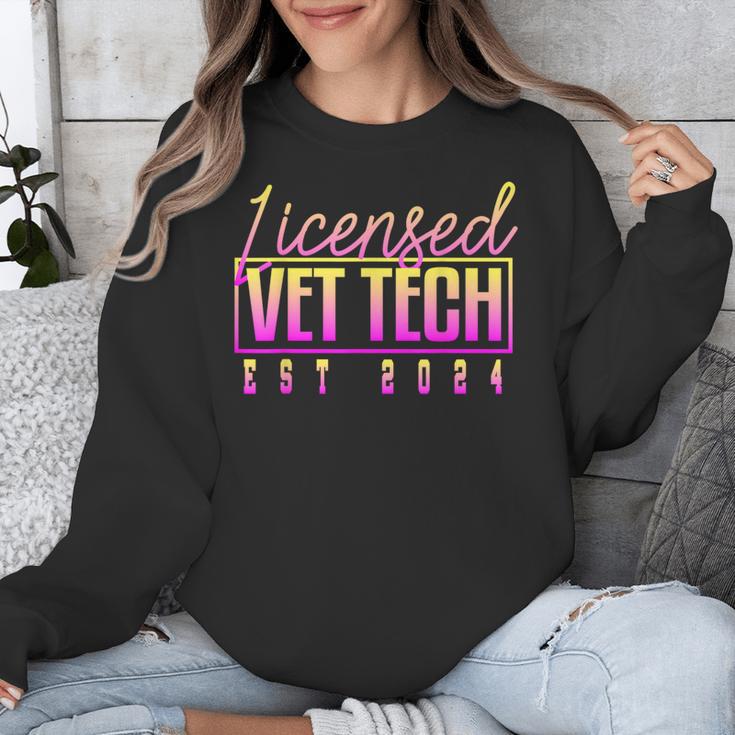 Licensed Vet Tech Veterinary Technician Graduation 2024 Unisex Sweatshirt