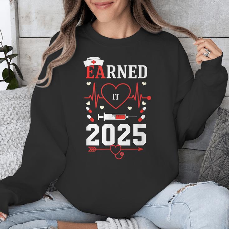 Nurse Earned It 2025 Nurse Graduation RN LPN Class Of 2025 Unisex Sweatshirt