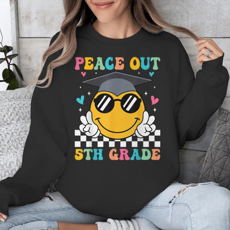 Peace Out 5th Grade Graduation Last Day Of School Unisex Sweatshirt