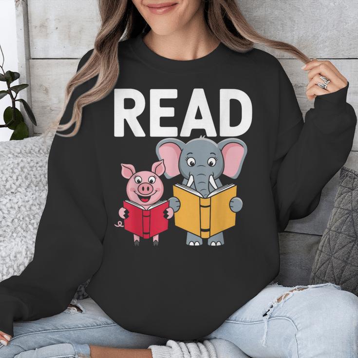 Pig Elephant Reading Cute Book Lover Bookworm Boys Girls Kid Unisex Sweatshirt