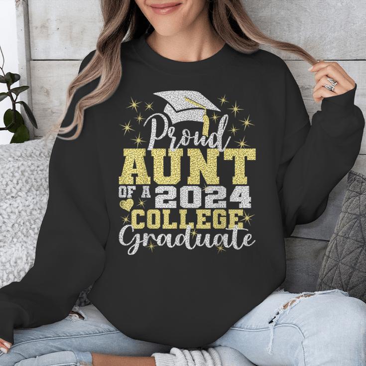 Proud Aunt Of 2024 College Graduate Family 24 Graduation Unisex Sweatshirt
