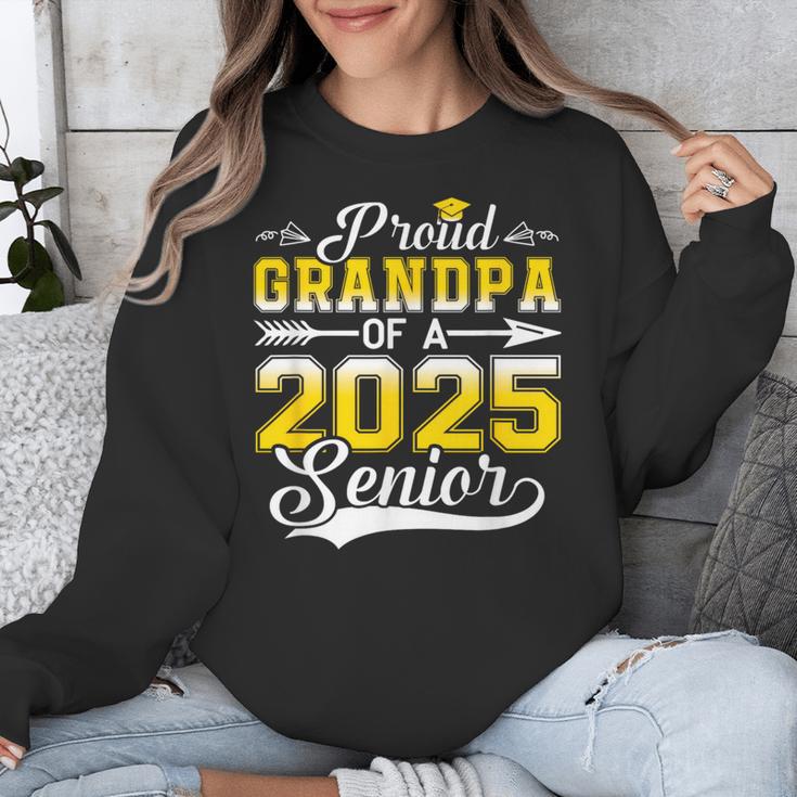 Proud Grandpa Of a 2025 Senior Graduate Graduation Unisex Sweatshirt