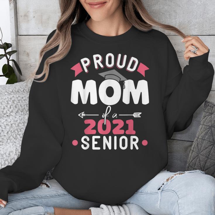 Proud Mom Of a 2021 Senior Year School Graduation Party Unisex Sweatshirt