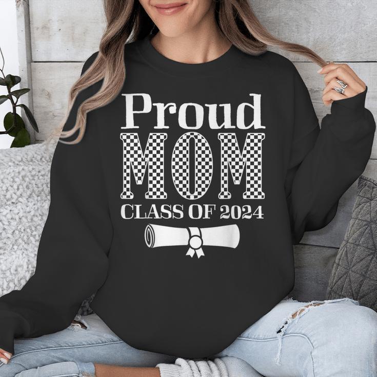 Proud Mom Of a 2024 Graduate Mama Checkered Graduation Unisex Sweatshirt