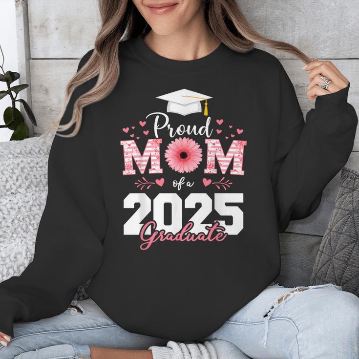 Proud Mom Of a 2025 Graduate Senior Mom Family Graduation Unisex Sweatshirt