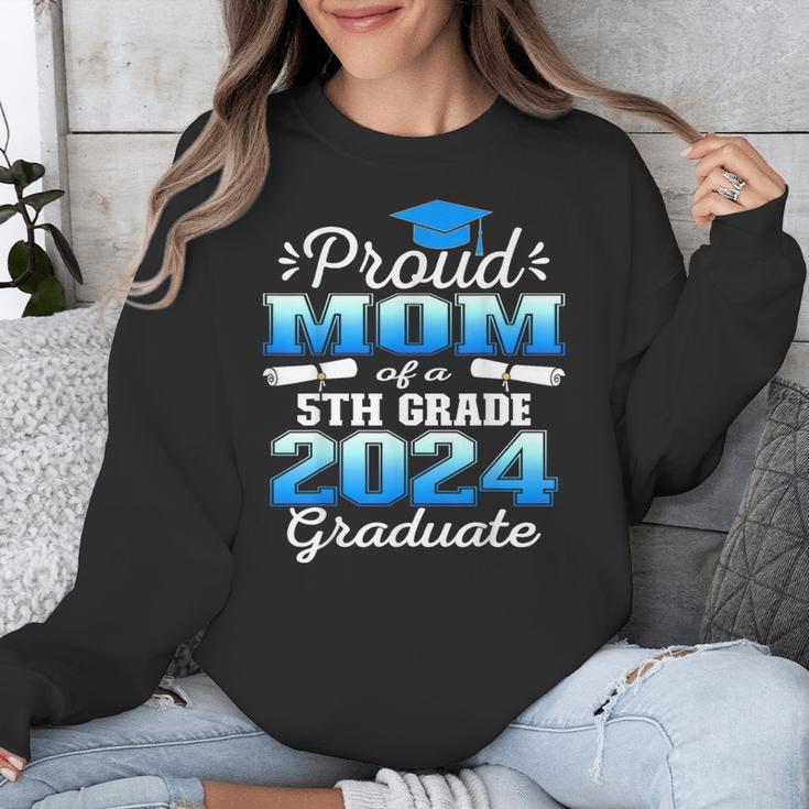 Proud Mom Of 5th Grade Graduate 2024 Elementary Graduation Unisex Sweatshirt