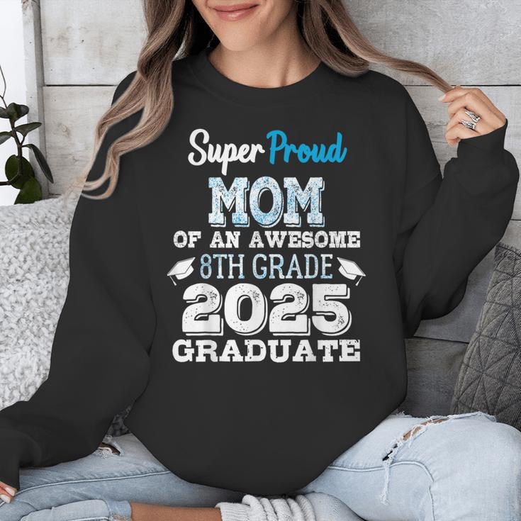 Proud MOM Of A 8th Grade Graduate 2025 Elementary Graduation Unisex Sweatshirt