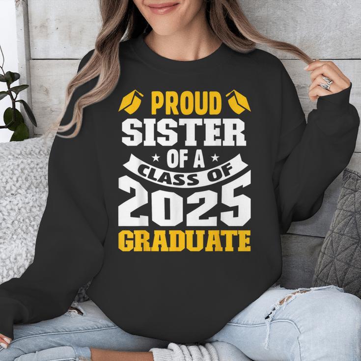 Proud Sister Of a Class Of 2025 Graduate Family Graduation Unisex Sweatshirt