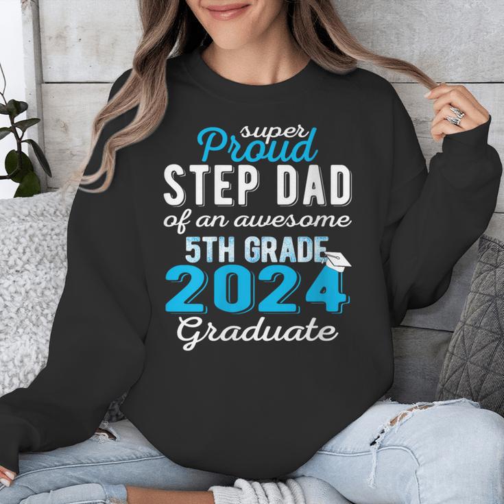 Proud Step Dad Of 5th Grade Graduate 2024 Family Graduation Unisex Sweatshirt