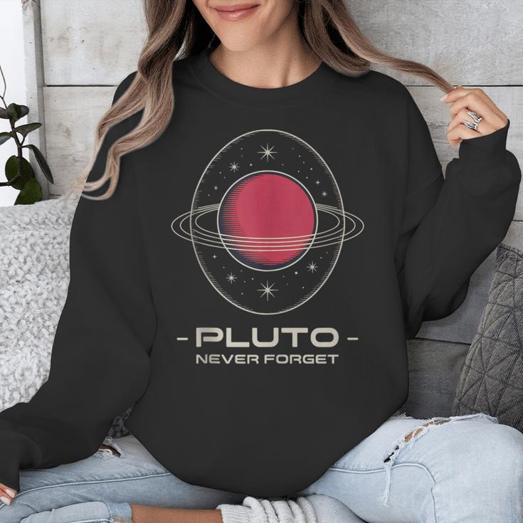 Retro Pluto Never Forget Classic Planet Pluto Nostalgia Unisex Sweatshirt