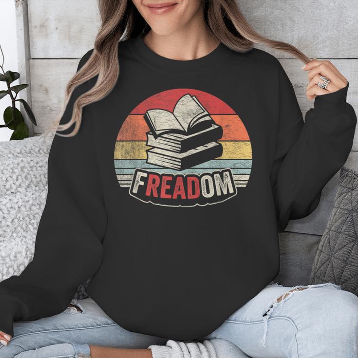 Retro Vintage FREADom Anti Ban Books Freedom To Read Unisex Sweatshirt