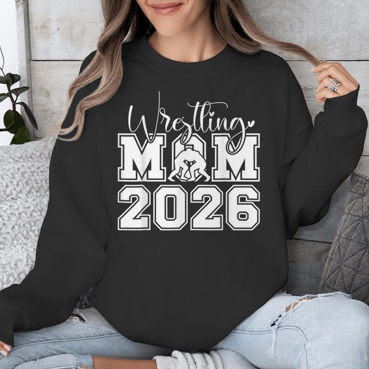 Senior 2026 Wrestling Mom Proud Senior 2026 Mom Graduation Unisex Sweatshirt