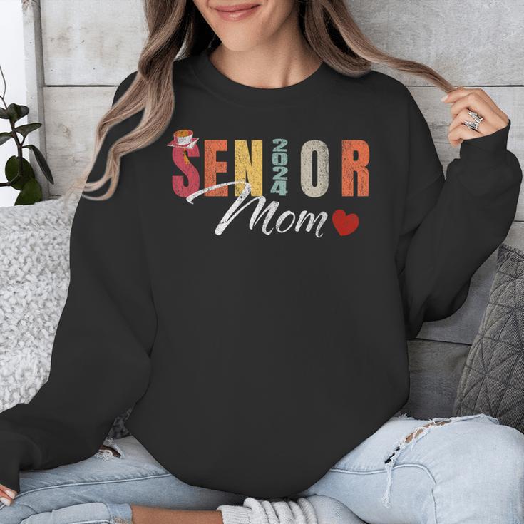 Senior Mom 2024 Graduation Heart Class Of 2024 Unisex Sweatshirt