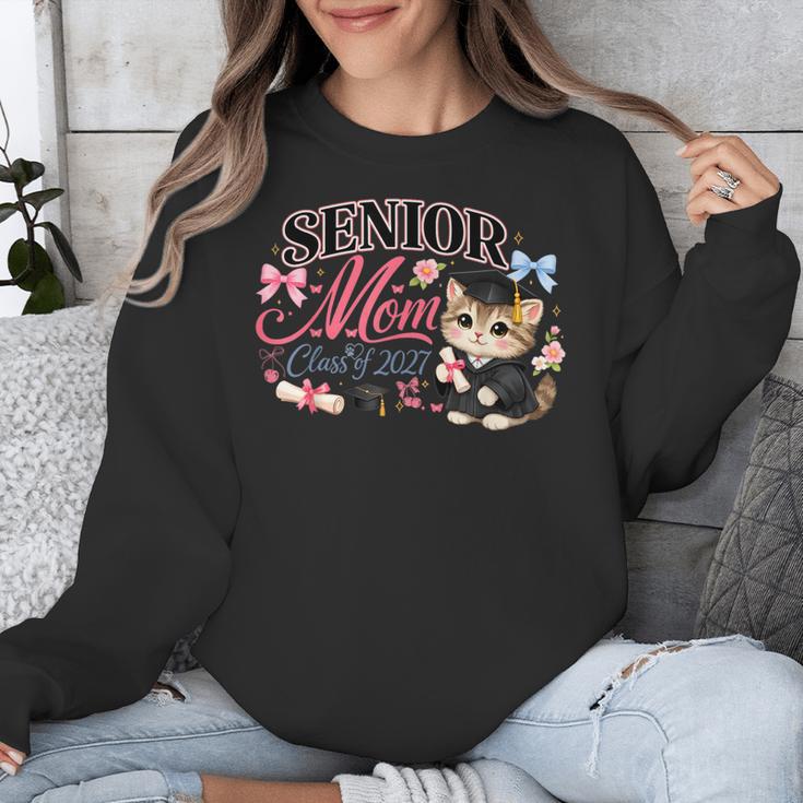 Senior Mom Class Of 2027 Cute Cat Graduation Pink Bows Girls Unisex Sweatshirt