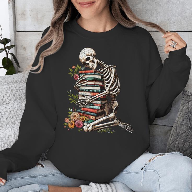 Skeleton Reading Book Halloween Bookworm Bibliophile Reader Unisex Sweatshirt Skeleton Reading Book Halloween Bookworm Bibliophile Reader Unisex Sweatshirt
