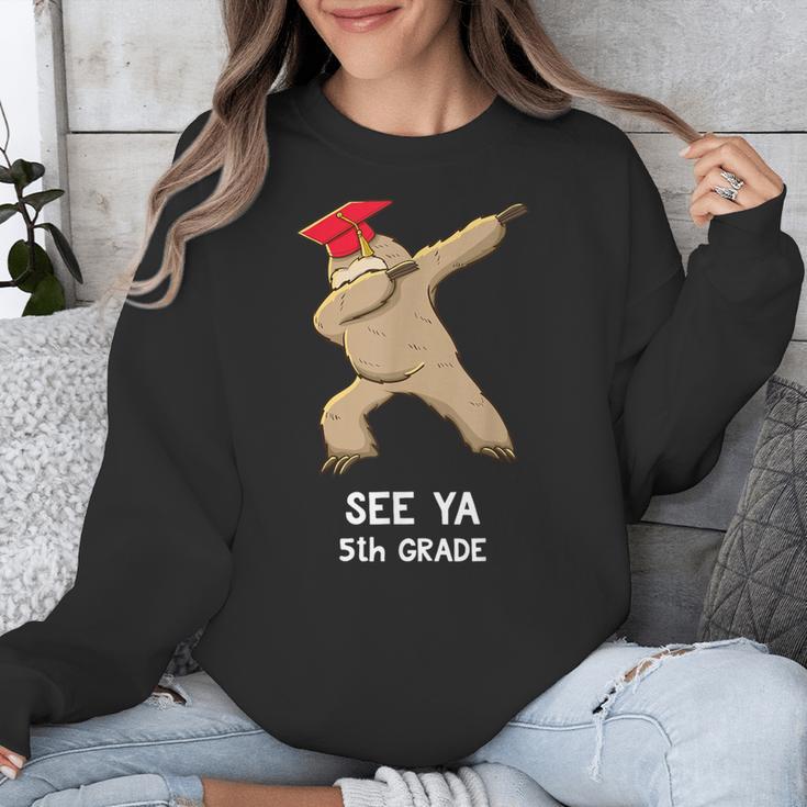 Sloth Dabbing 5th Grade Graduation Shirt Fifth Grade Grad Unisex Sweatshirt