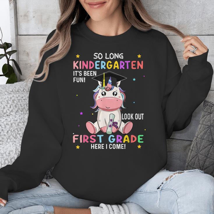 So Long Kindergarten Graduation Class 2025 Unicorn Girls Unisex Sweatshirt