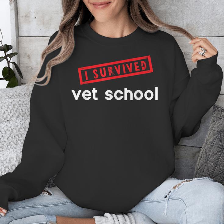 Vet School Tech Graduation Future Veternarians I Survived Unisex Sweatshirt
