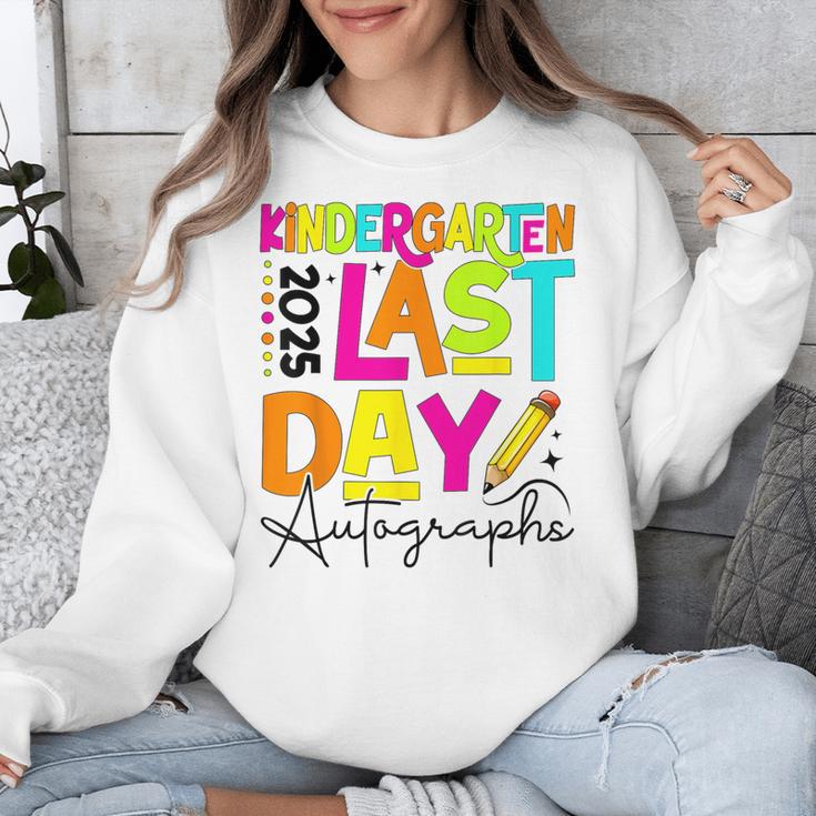 2025 Last Day Of School Autograph Kindergarten Graduation Unisex Sweatshirt