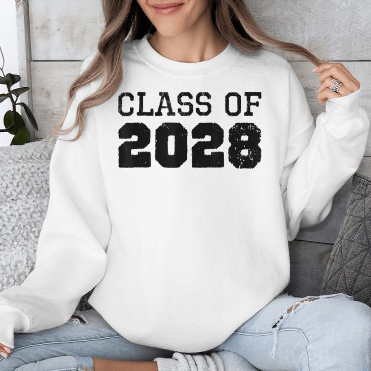 Class Of 2028 Future Graduation Vintage T-Shirt Unisex Sweatshirt