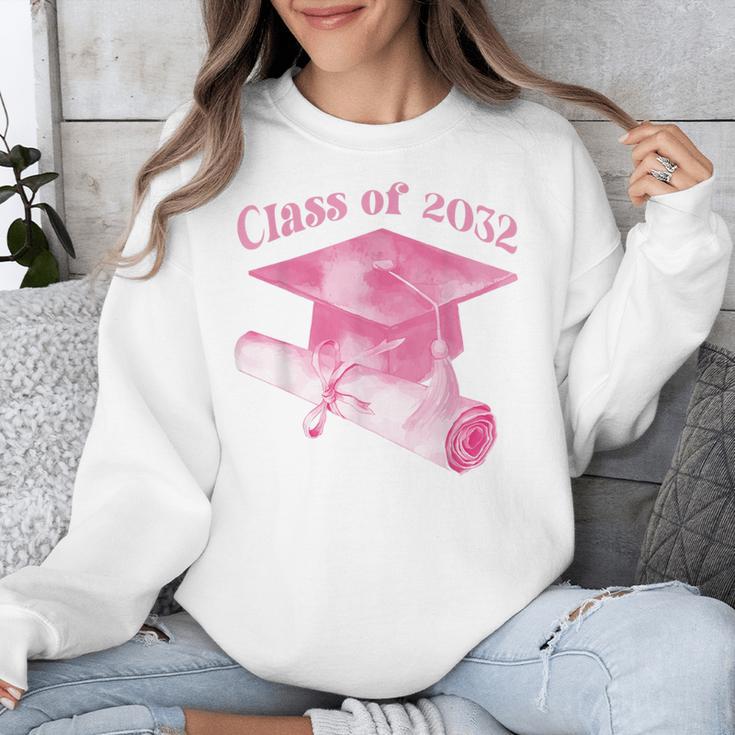 Class Of 2032 Senior 2032 Back To School 2032 Graduation Cap Unisex Sweatshirt