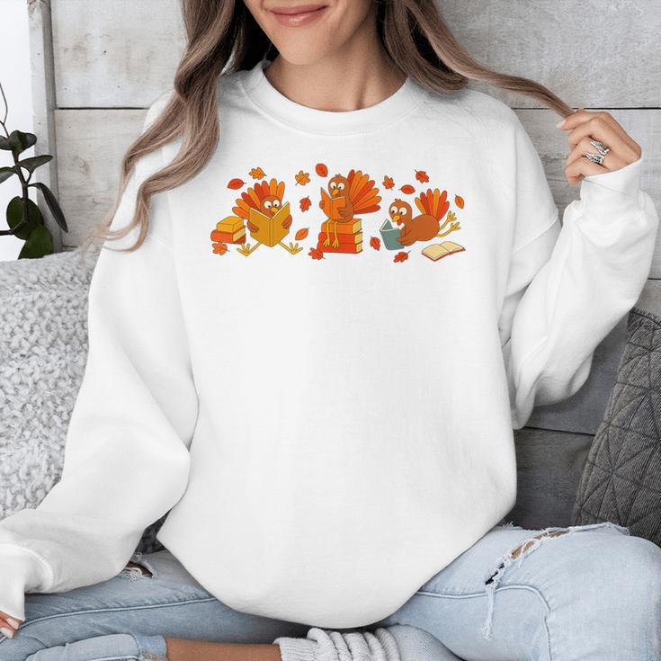Cute Turkey Reading Book Librarian Bookworm Thanksgiving Men Unisex Sweatshirt