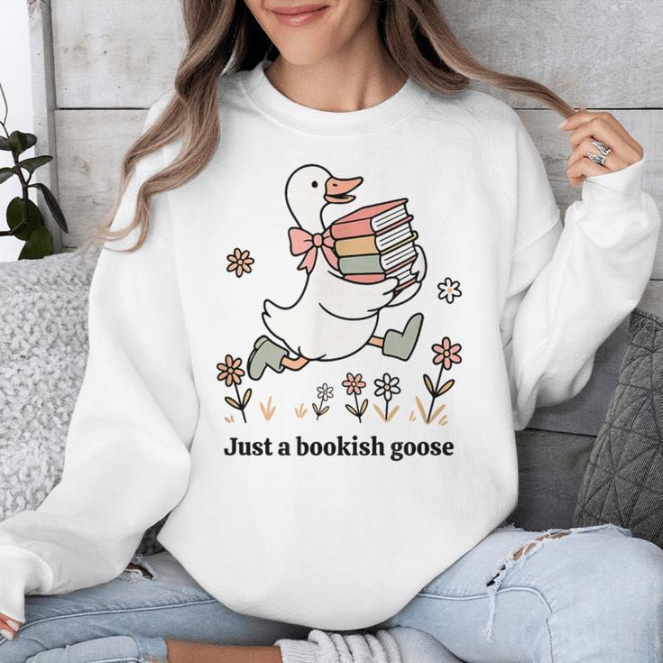Goose With Books Cute Bookworm Reader Unisex Sweatshirt