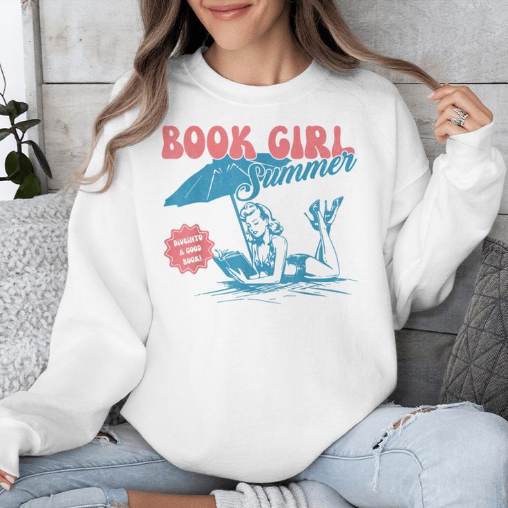Retro Book Girl Summer Beach Vacation For Book Lover Unisex Sweatshirt