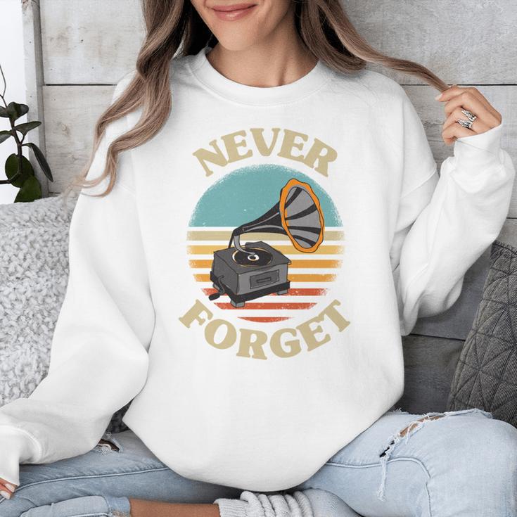 Retro Grammophone Never Forget Nostalgia Vintage Unisex Sweatshirt Retro Grammophone Never Forget Nostalgia Vintage Unisex Sweatshirt