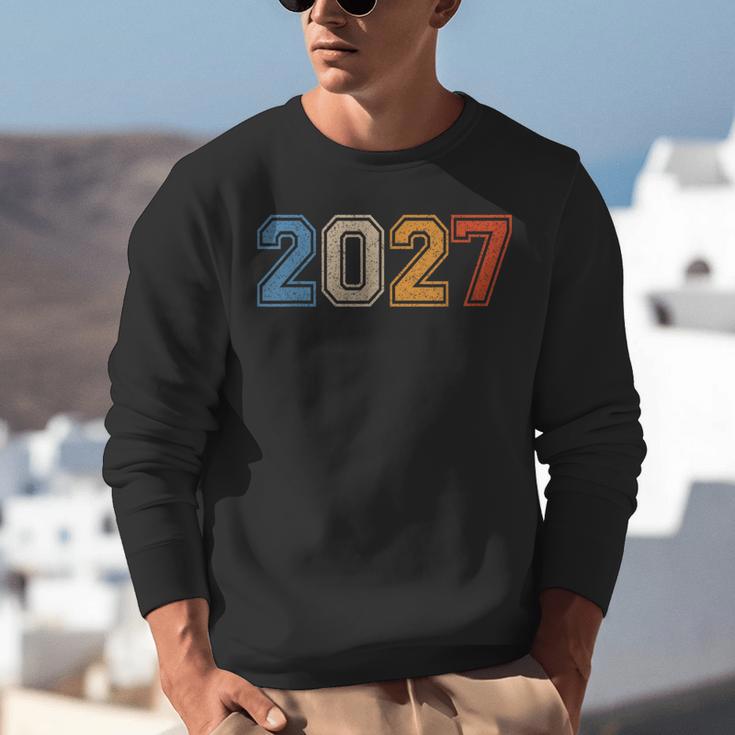 Class Of 2027 Graduate Shirts For Men Women Graduation Retro Unisex Sweatshirt