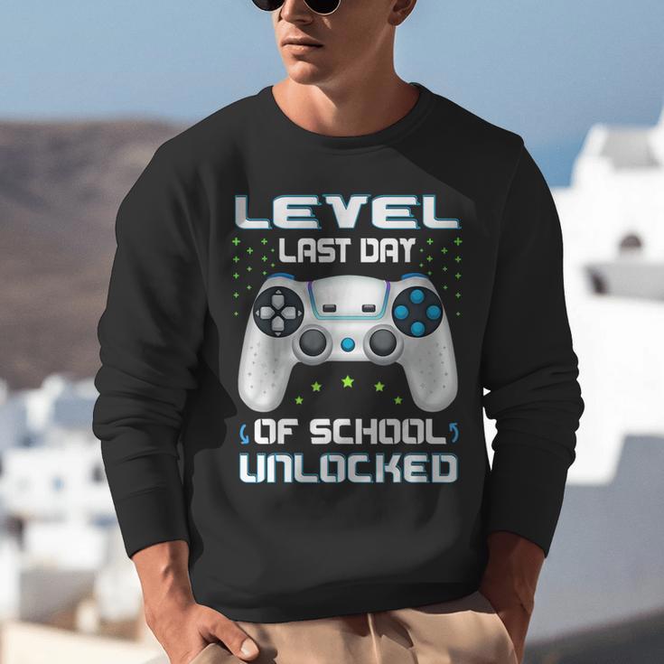Last Days Of School Graduation Kindergarten Gamer Boys Kids Unisex Sweatshirt