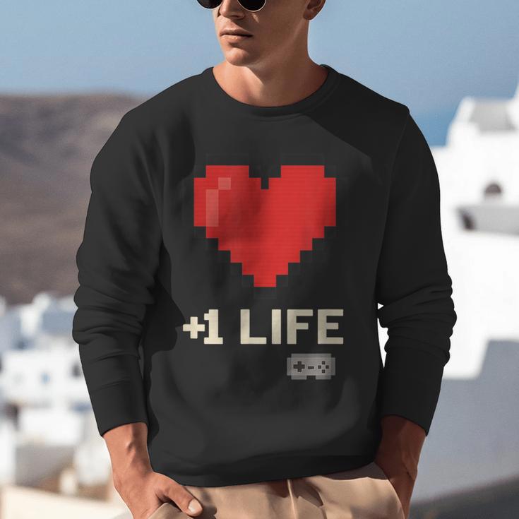 Retro Gamer 1 Life Pixel Heart – 8-Bit Gaming Nostalgia Unisex Sweatshirt
