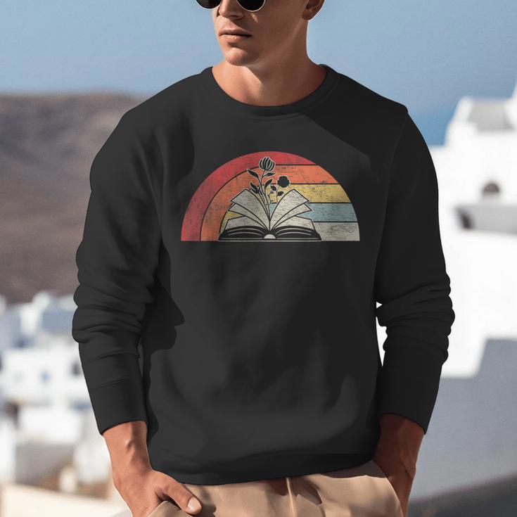 Retro Vintage Wildflowers Book Shirt Book Lover Unisex Sweatshirt