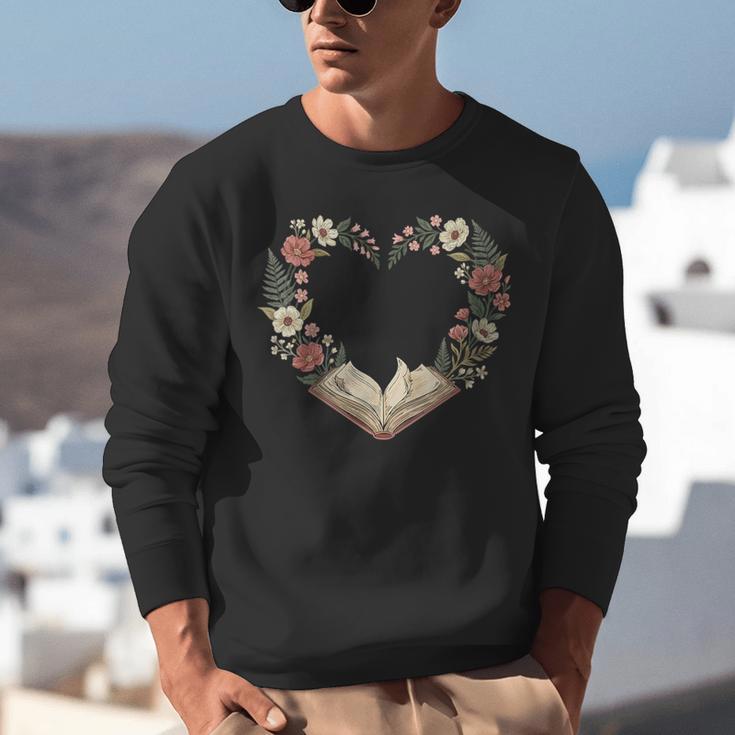 Women's Vintage Book Lover Valentine Heart Unisex Sweatshirt