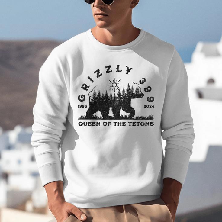 Memory Grizzly 399 1996 2024 Queen Of The Tetons Bear Lovers Unisex Sweatshirt Memory Grizzly 399 1996 2024 Queen Of The Tetons Bear Lovers Unisex Sweatshirt