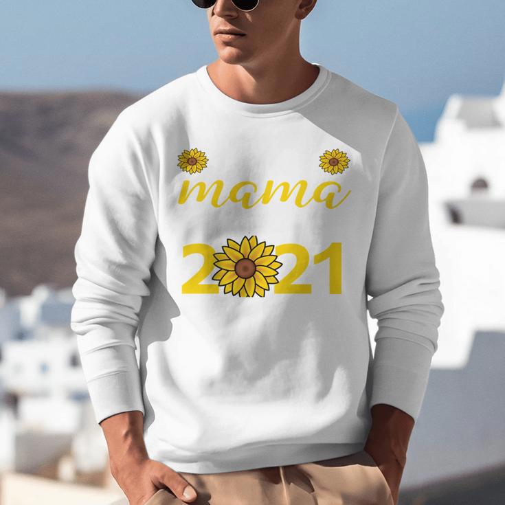 Proud Mama Of a 2021 Graduate Senior Mom 2021 Graduation Unisex Sweatshirt