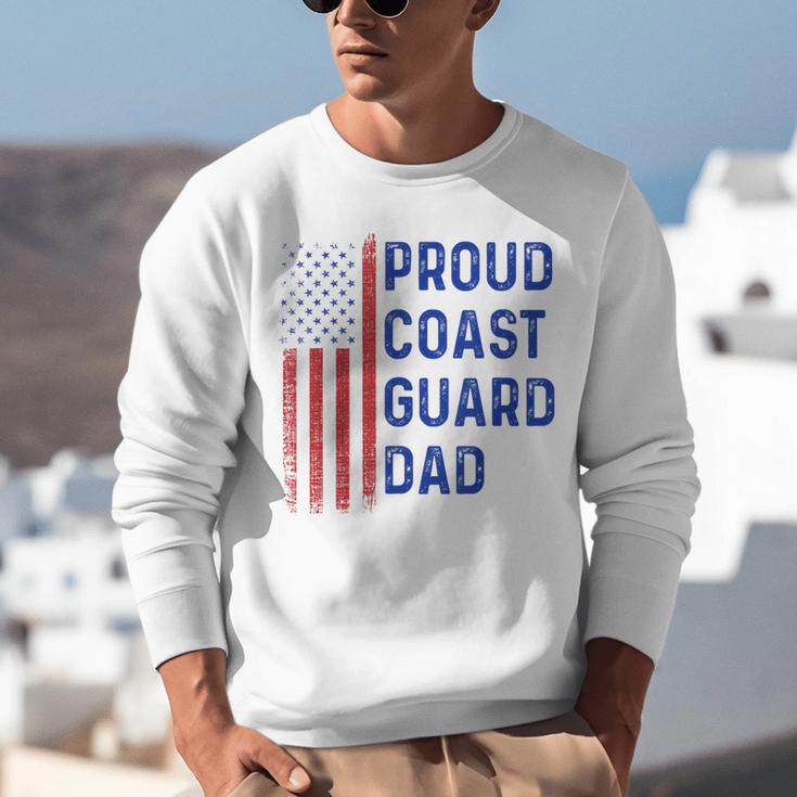 Retro Proud Coast Guard Dad Graduation Dad Usa Flag Outfit Unisex Sweatshirt