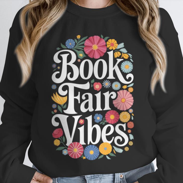 Book Fair Vibes Groovy 70s Retro School Librarian Unisex Sweatshirt Book Fair Vibes Groovy 70s Retro School Librarian Unisex Sweatshirt