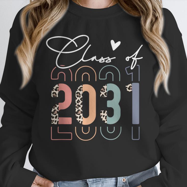 Class Of 2031 School College Retro Graduation Vintage Grad Unisex Sweatshirt